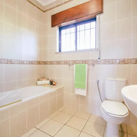 Вилла Villa In Albufeira Near Praia Dos Pescadores