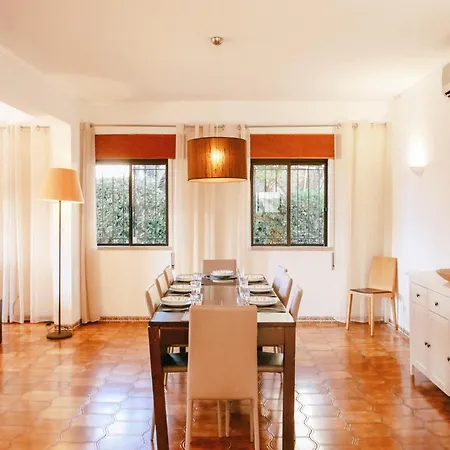 Villa In Albufeira Near Praia Dos Pescadores * Албуфейра